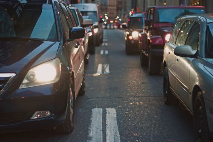 Cars in queu