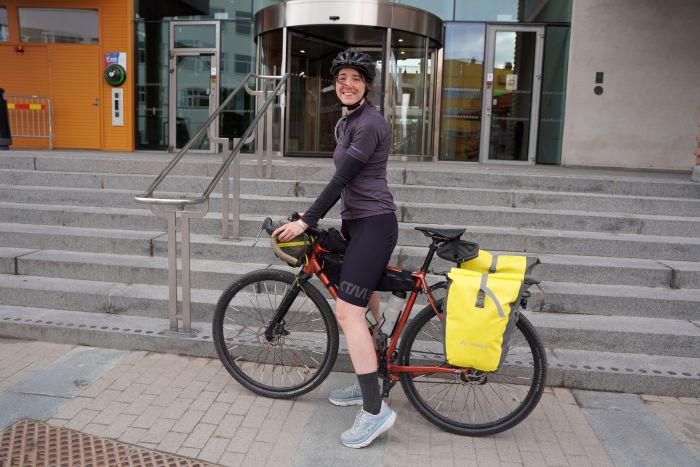 Kvinna på cykel